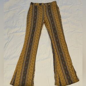 Bohemian Floral flare pants 💛